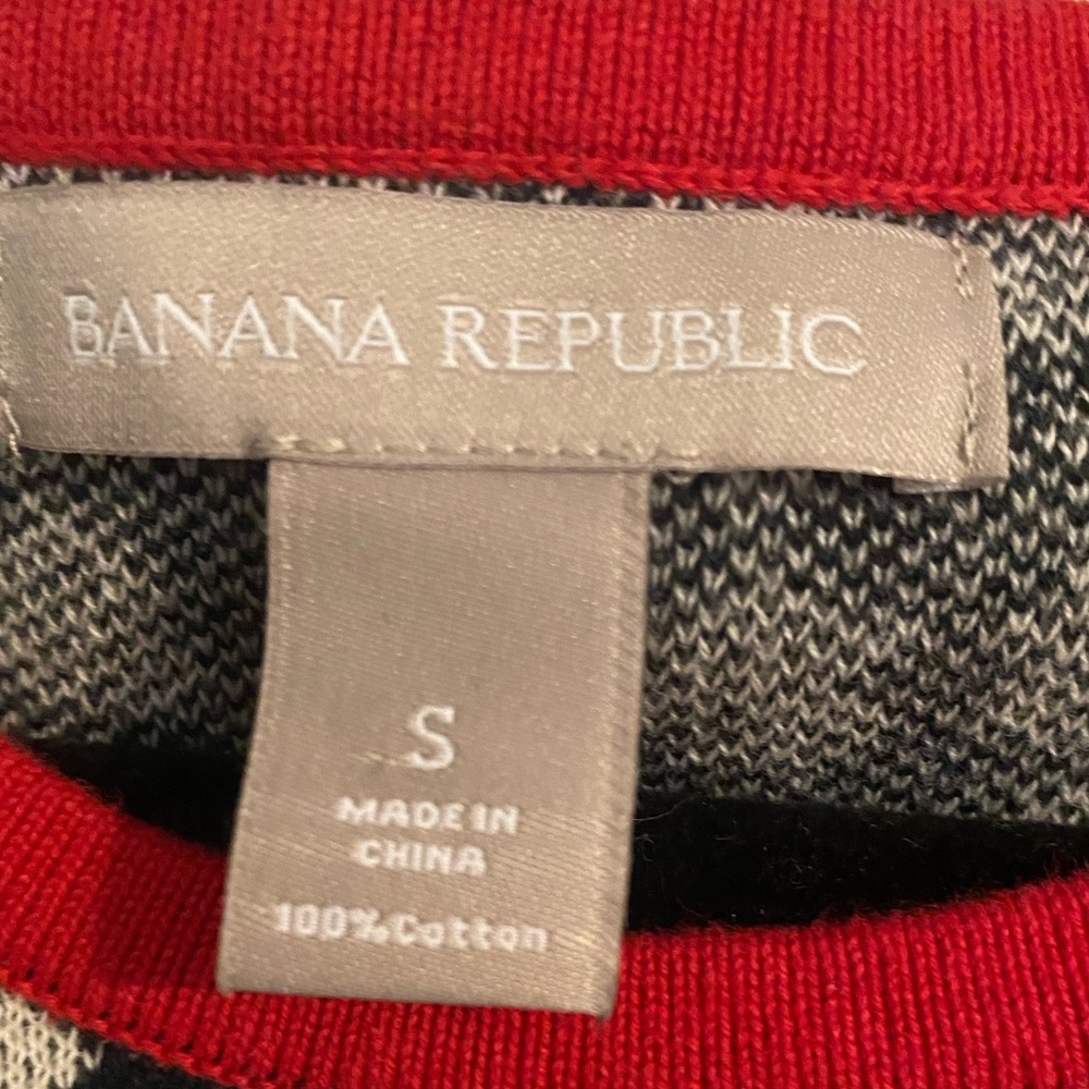 Banana Republic Women's Houndstooth Peplum Cotton Sweater Red Trim
Size S - Picture 9 of 11